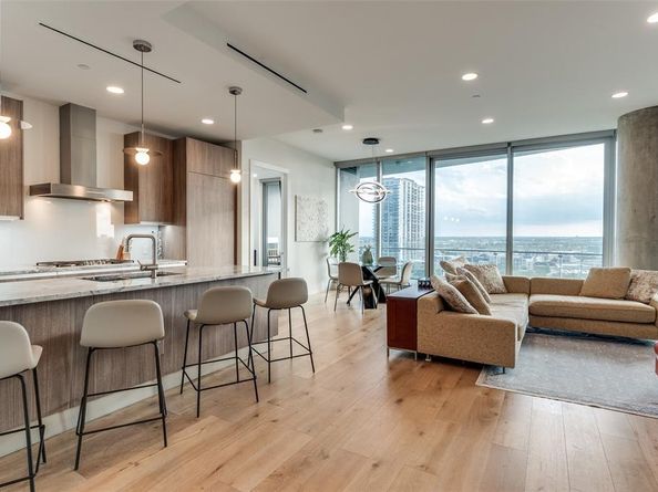 3130 N Harwood Street  902, Dallas Texas 75201