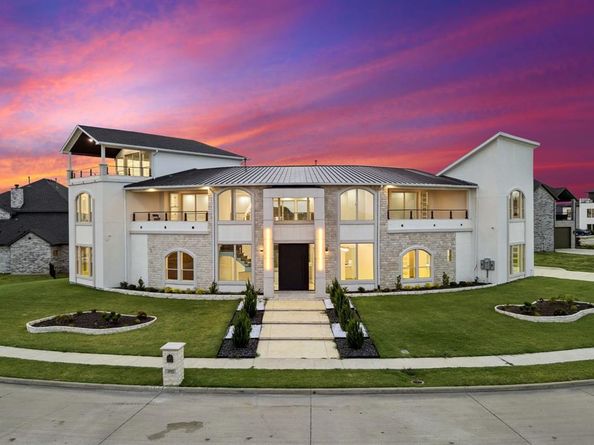 1933  Noe Boulevard , Heath Texas 75126