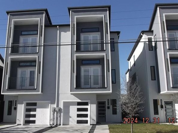 2419  Crossman Avenue , Dallas Texas 75212