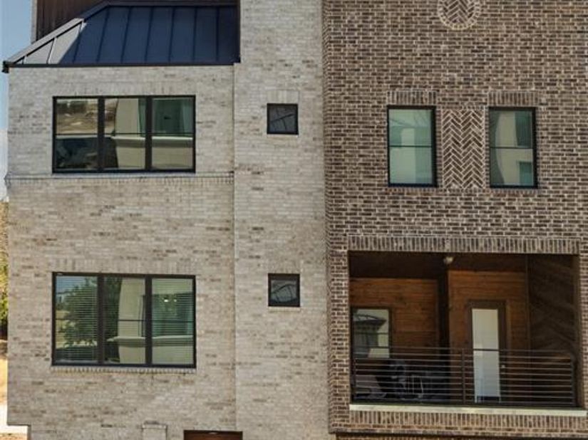 449 S Rayner Street , Fort Worth Texas 76111