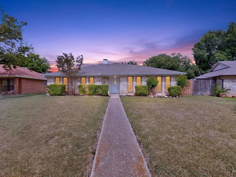 1302 N Yale Boulevard , Richardson Texas 75081