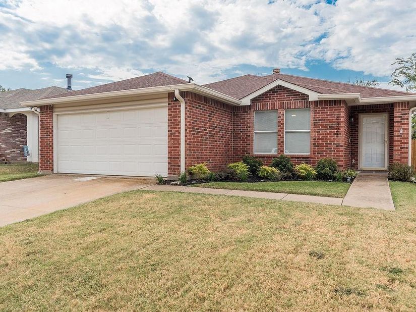 4321  Meadowknoll Drive , Fort Worth Texas 76123