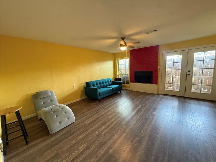 3240  Lombardy Lane  108, Dallas Texas 75220