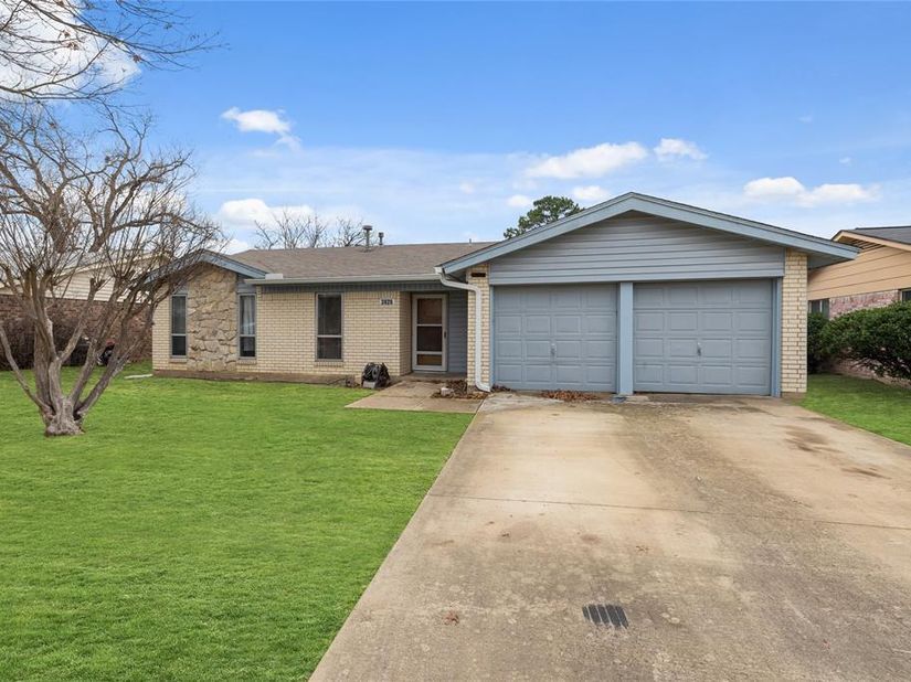 3826  Pendleton Court , Irving Texas 75062