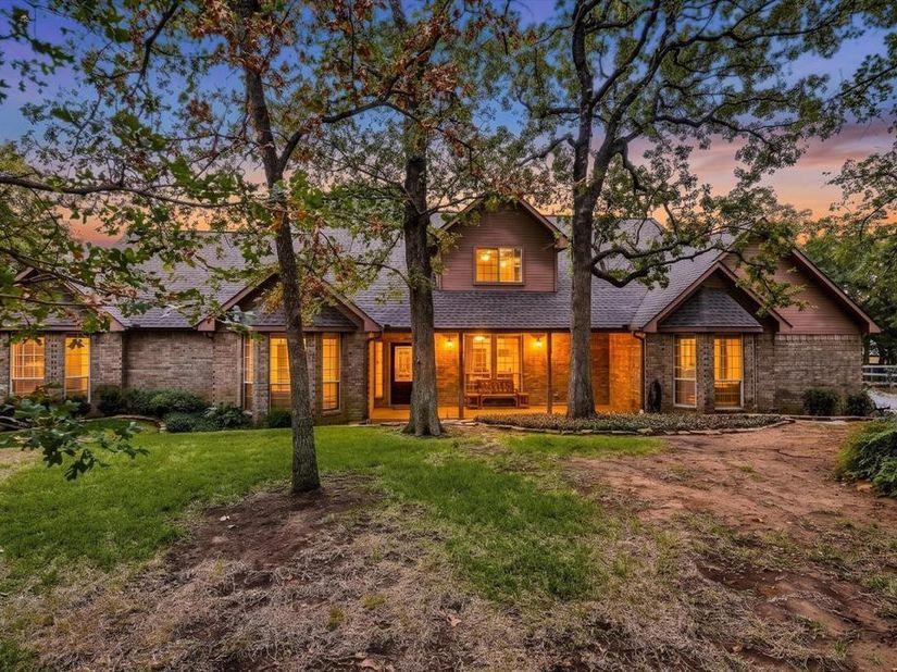 1231  Oak View Court , Oak Point Texas 75068