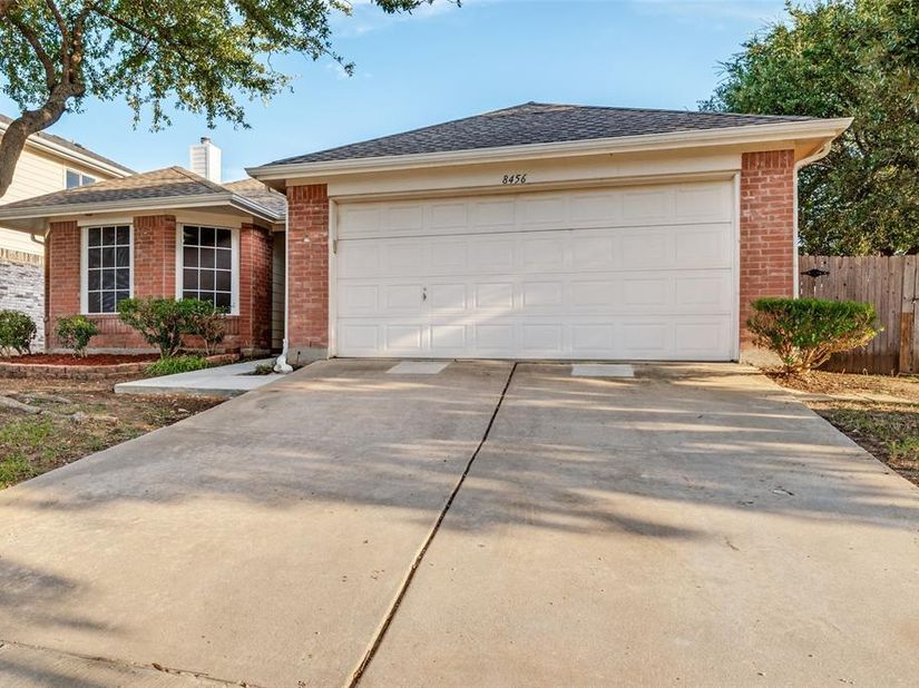 8456  Canvasback Lane , Dallas Texas 75249