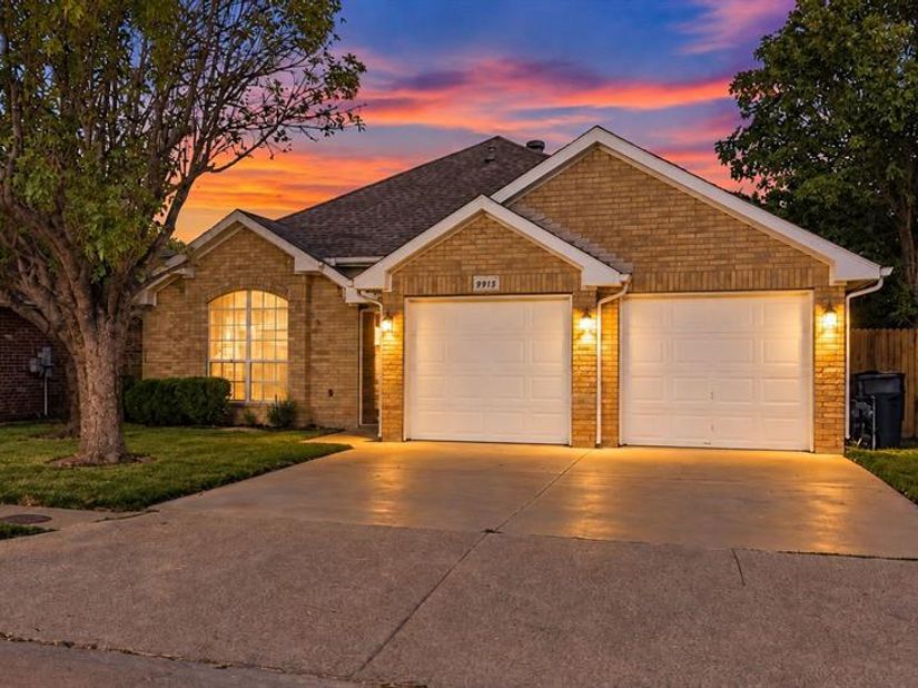 8319  Winecup Ridge , Dallas Texas 75249