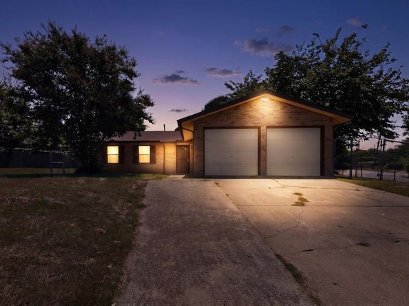 426  Kirnwood Drive , Dallas Texas 75232
