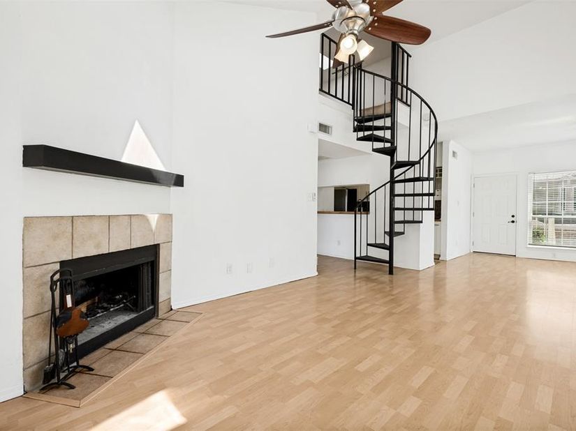 7151  Gaston Avenue  902, Dallas Texas 75214