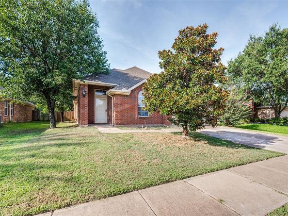 1351  Clearwater Drive , Grand Prairie Texas 75052