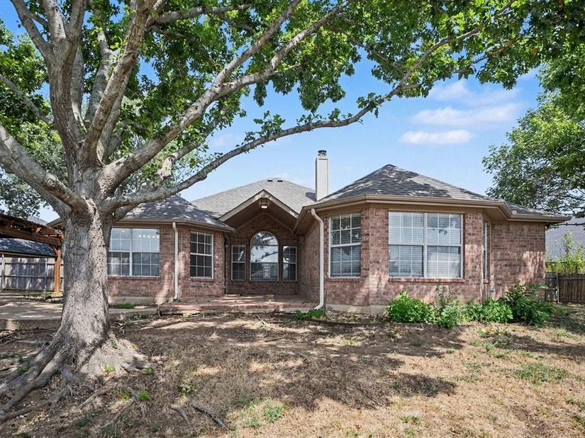 11  Mary Lou Court , Mansfield Texas 76063
