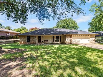 827  Yellowstone Drive 