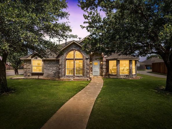 3401  Locust Street , Rowlett Texas 75089