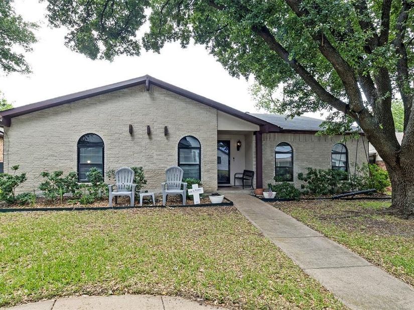 10826  Wallbrook Drive , Dallas Texas 75238