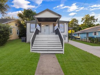 1507 E Waco Avenue 
