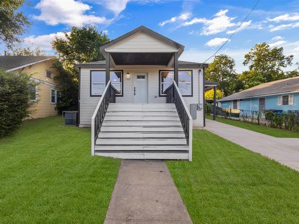 1507 E Waco Avenue , Dallas Texas 75216