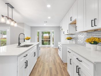 706 W Five Mile Parkway 