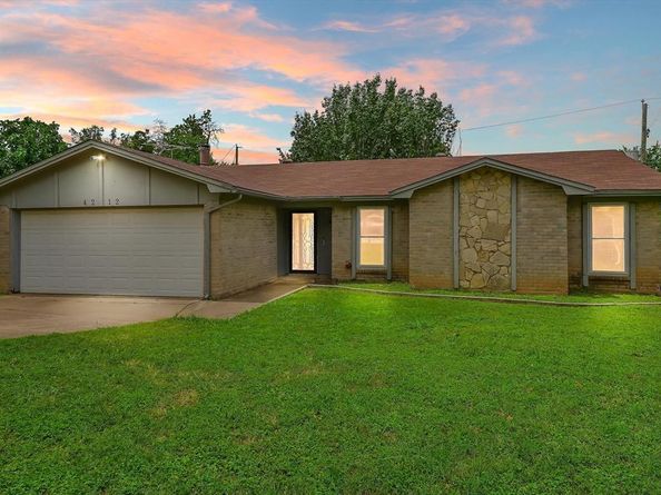 4212  Selina Court , Arlington Texas 76016
