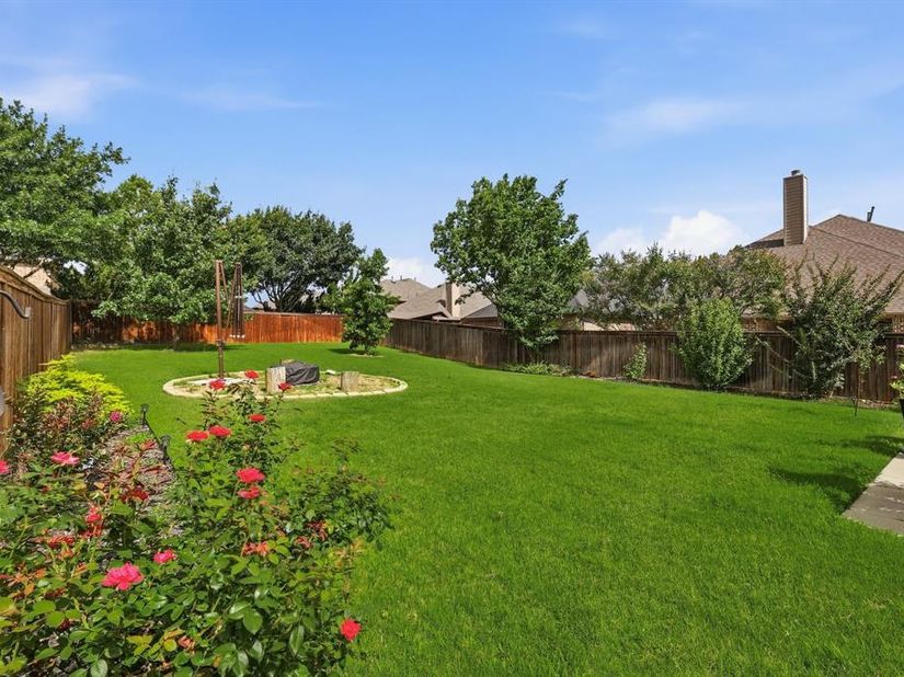 8313  Primrose Trail , Lantana Texas 76226