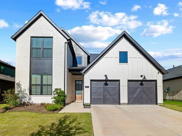 117  Paxton Circle , Arlington Texas 76013