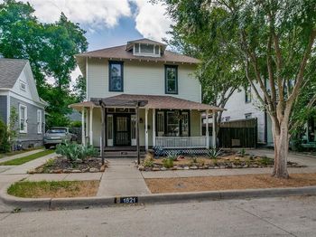 1821  College Avenue 