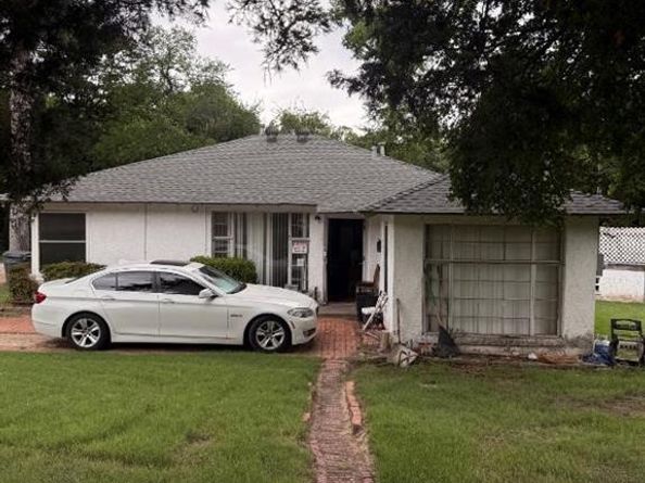 1531 E Lakeview Drive , Dallas Texas 75216