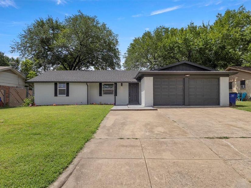 311  Arthur Drive , Kennedale Texas 76060