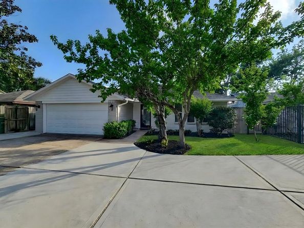 10335  Emnora Lane , Houston Texas 77043