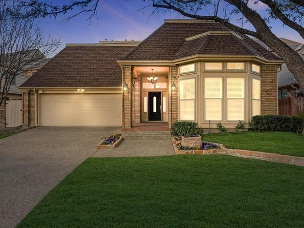 16815  Village Lane , Dallas Texas 75248