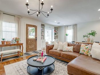 4924  Calmont Avenue 