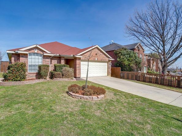 9812  Maryville Lane , Fort Worth Texas 76108