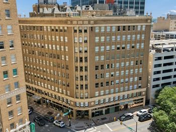 411 W 7th Street 