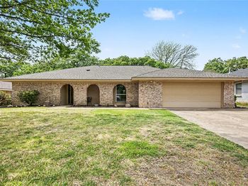 2805  Autumn Drive 