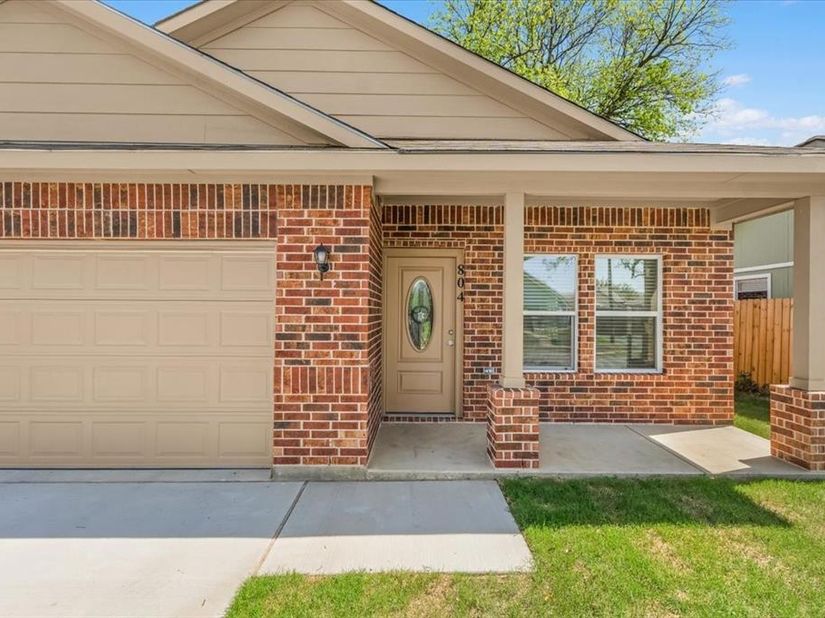 804 N Chandler Drive , Fort Worth Texas 76111