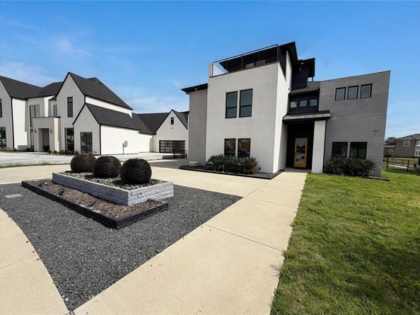 1918  Noe Boulevard , Heath Texas 75126
