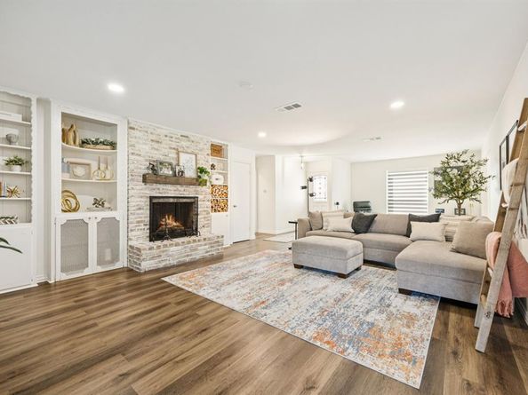 1720  Acorn Lane , Hurst Texas 76054