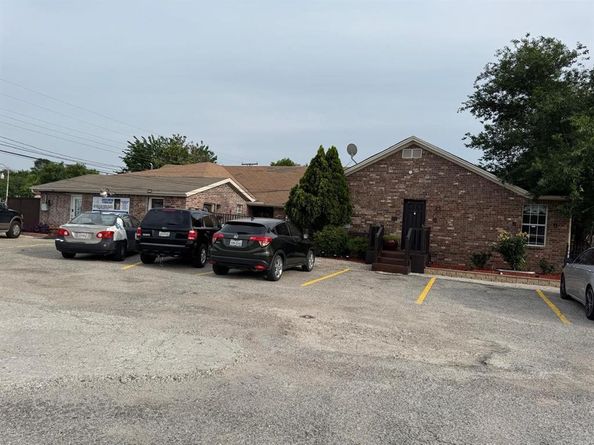 2340 N Chandler Drive E, Fort Worth Texas 76111