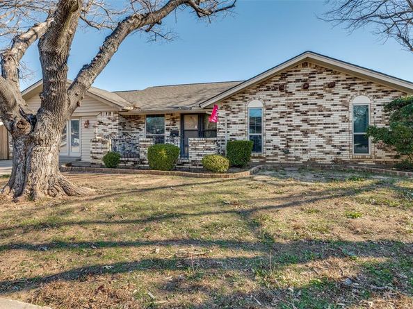 213  Sixpence Lane , Euless Texas 76039