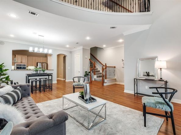 2205  Canton Street  107, Dallas Texas 75201