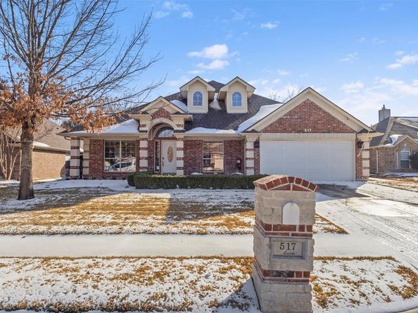 517  Acorn Court , Saginaw Texas 76179