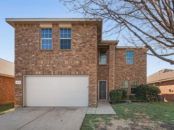 1612  Chivalry Lane , Fort Worth Texas 76140