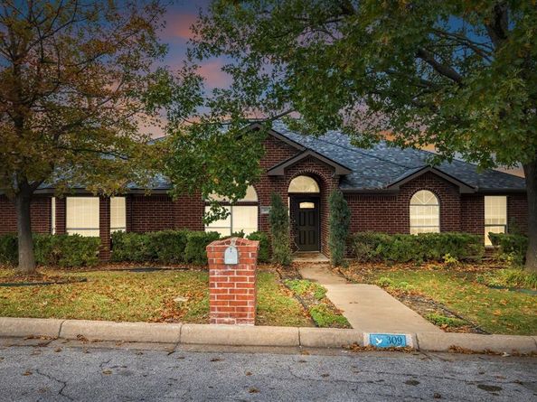 309  Deauville Drive , Fort Worth Texas 76108