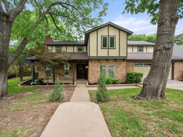 1404  Creekford Drive , Arlington Texas 76012