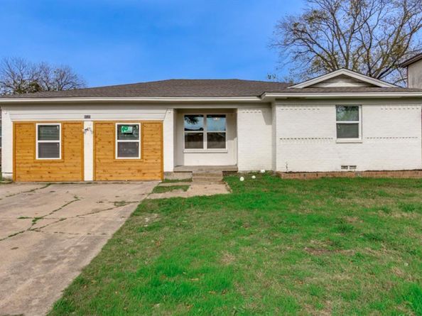 9535  Crestshire Drive , Dallas Texas 75227