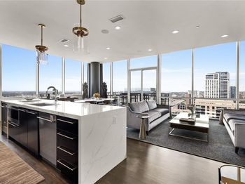 2200  Victory Avenue 