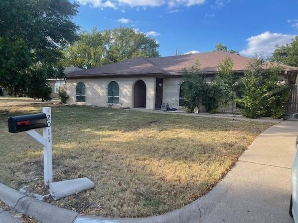 2011  Elmridge Drive , Arlington Texas 76012