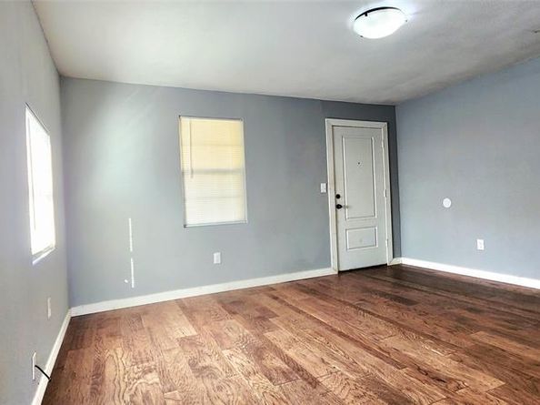 8525  Oak Haven Lane , Dallas Texas 75217