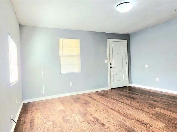 8525  Oak Haven Lane , Dallas Texas 75217