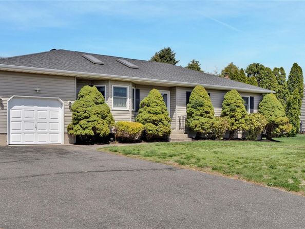 22 Donna Drive, Baiting Hollow NY 11933