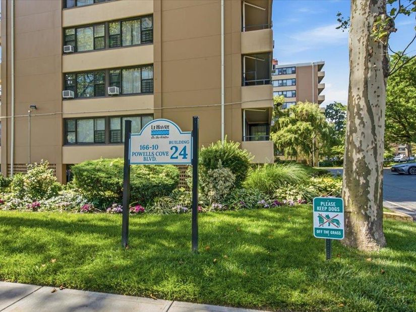 166-10 Powells Cove Boulevard 6C, Whitestone NY 11357